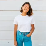 반스 어센틱과 에라의 디자인 차이 - **Prompt:** A vibrant, sun-drenched street scene in Southern California. A young woman, appearing to...